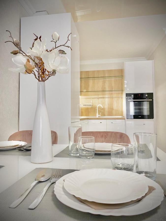 Modern Apartment For 4 Guests Sea View & Free Parking เปาโมเรีย ภายนอก รูปภาพ